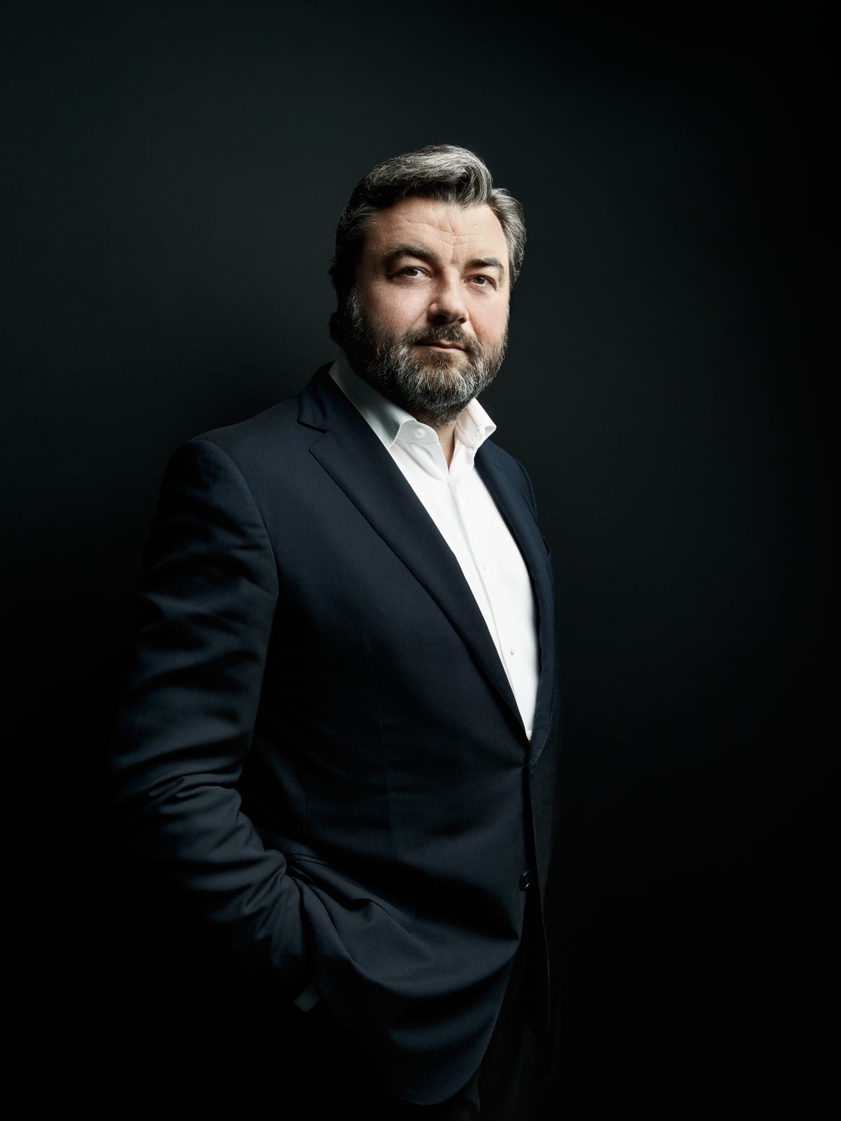 Portrait corporate fond noir